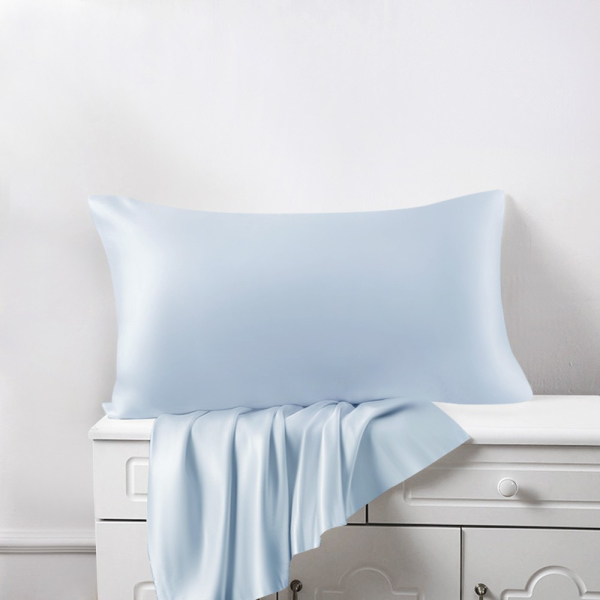 satin pillow case (1 pcs) - Baby Blue
 غطاء وسادة ساتان (قطعة واحدة) - ازرق بارد